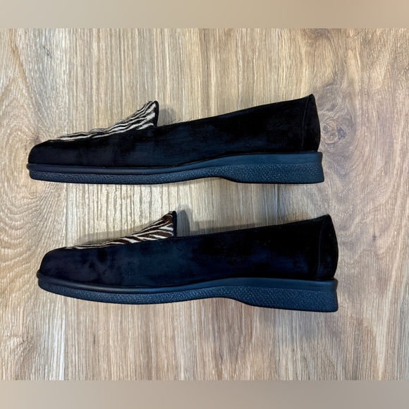 Stuart Weitzman Zebra Calf Hair Loafers Womens Size 8.5 B Black Suede Comfort - Picture 5 of 7